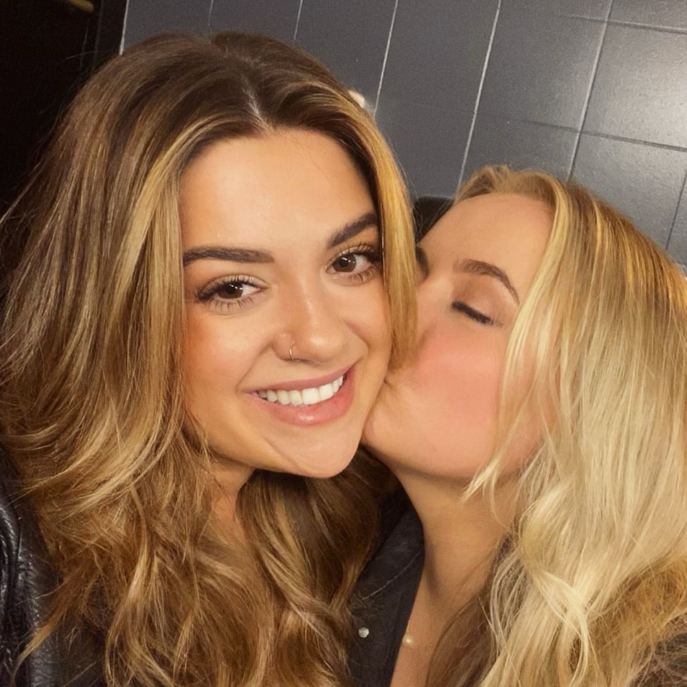 Meet your Posher, Liza